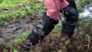 autumn-mud-playing_5.jpg