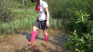 bad-girl-2-mudding-in-pink-w_11.jpg