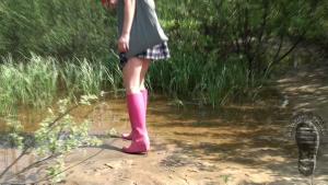bad-girl-2-mudding-in-pink-w_6.jpg
