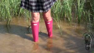 bad-girl-2-mudding-in-pink-w_9.jpg