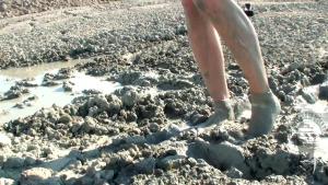 barefoot-walking-in-deep-mud_11.jpg