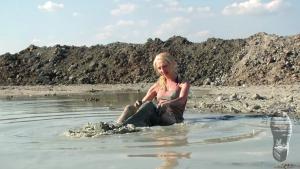 barefoot-walking-in-deep-mud_3.jpg