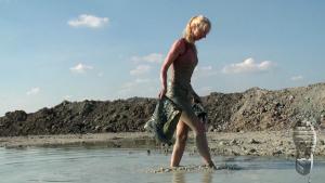 barefoot-walking-in-deep-mud_5.jpg