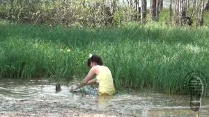 brook-playing-in-the-mud_2.jpg