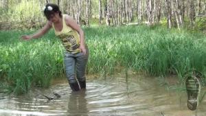 brook-playing-in-the-mud_9.jpg