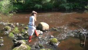 darina-in-her-hunters_12.jpg