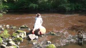 darina-in-her-hunters_13.jpg