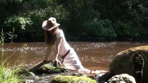 darina-in-her-hunters_19.jpg