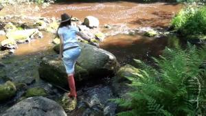 darina-in-her-hunters_6.jpg