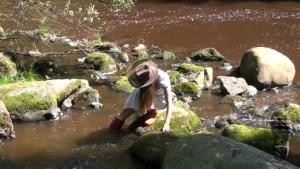 darina-in-her-hunters_8.jpg