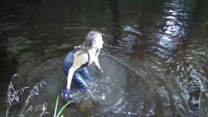 darina-walks-and-swims-in-ches_14.jpg