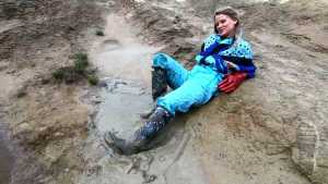 dirty-snowsuit_11.jpg