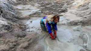 dirty-snowsuit_17.jpg