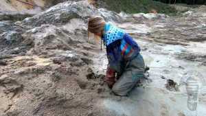 dirty-snowsuit_19.jpg