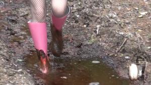 forest-adventures-in-thick-mud_7.jpg