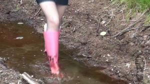 forest-adventures-in-thick-mud_8.jpg