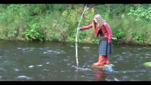 girl-dressed-in-kilt_12.jpg