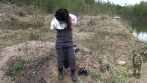 girl-in-chest-waders-adventur_10.jpg