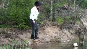 girl-in-chest-waders-adventur_4.jpg