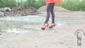 heeled-and-rubber-paradise_4.jpg