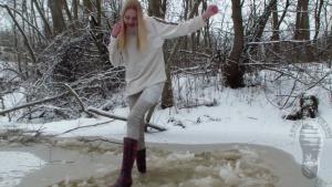 heeled-wellies-and-ice_20.jpg