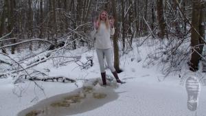 heeled-wellies-and-ice_4.jpg