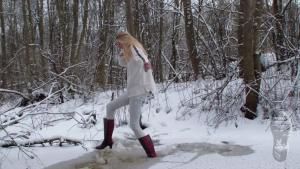 heeled-wellies-and-ice_7.jpg