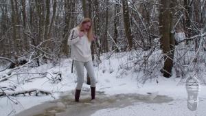 heeled-wellies-and-ice_8.jpg