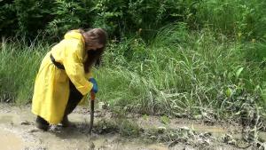 her-muddy-rainwear_12.jpg