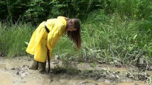 her-muddy-rainwear_13.jpg