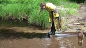her-muddy-rainwear_16.jpg