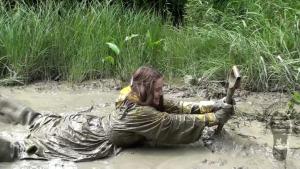 her-muddy-rainwear_19.jpg