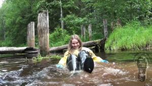 her-muddy-rainwear_21.jpg