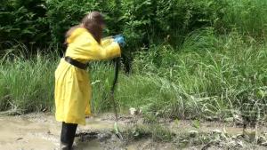 her-muddy-rainwear_9.jpg
