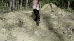 high-heels-walking_18.jpg
