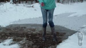 icy-queen-in-snowy-puddle_10.jpg