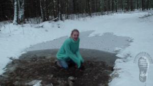 icy-queen-in-snowy-puddle_16.jpg