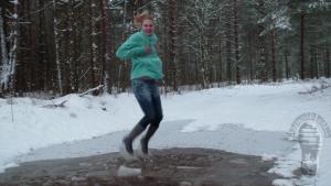 icy-queen-in-snowy-puddle_20.jpg