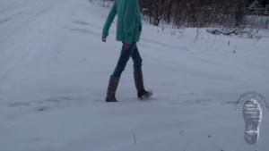 icy-queen-in-snowy-puddle_4.jpg