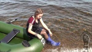 in-field-cap-and-blue-wellies_21.jpg