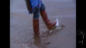 in-patterned-rubber-boots_14.jpg