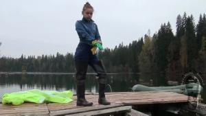 jeans-girl-in-waders-and-neon_10.jpg