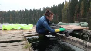 jeans-girl-in-waders-and-neon_11.jpg