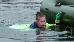 jeans-girl-in-waders-and-neon_15.jpg