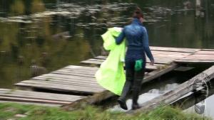 jeans-girl-in-waders-and-neon_8.jpg
