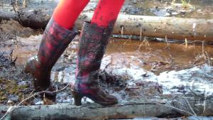 leaky-boots-in-deep-mud_18.jpg