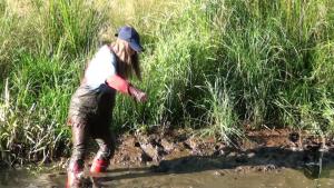 mudding-in-red-nokian-rubberbo_16.jpg