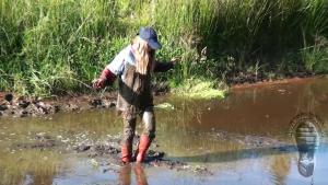 mudding-in-red-nokian-rubberbo_22.jpg