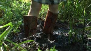 muddy-adventure-in-the-forest_6.jpg