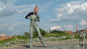 muddy-catsuite_22.jpg